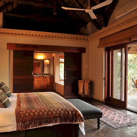 Waterbuck Game Lodge Reserva de Caça Thornybush Exterior foto